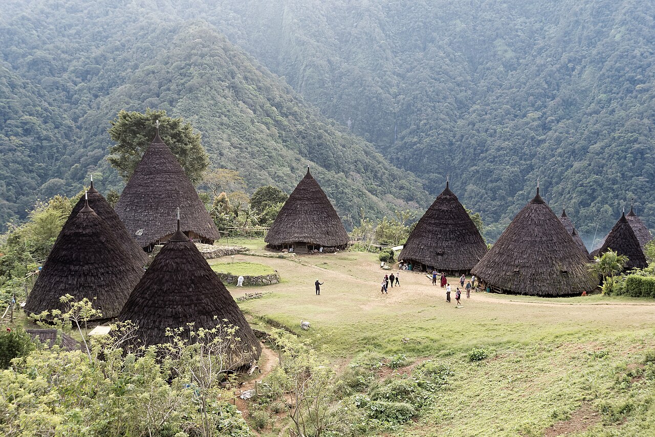 Wae Rebo, Flores